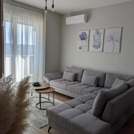 Golden View Apartament *