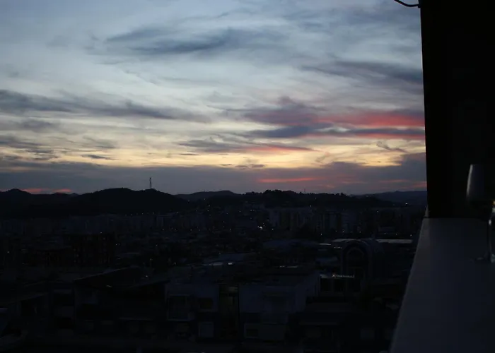 Golden View Тирана