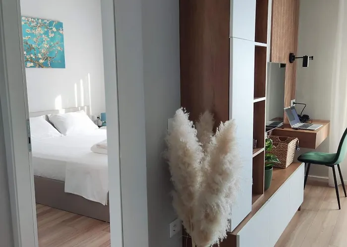 Golden View * Тирана