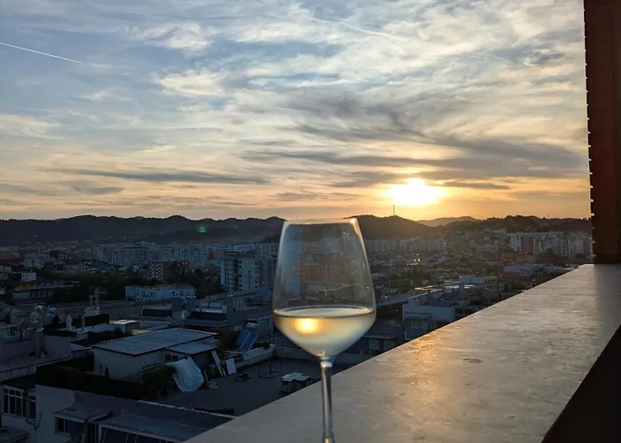 Golden View Тирана