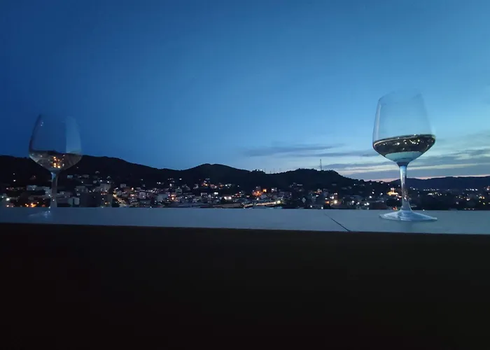 Golden View Тирана