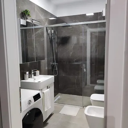 Golden View 公寓 *