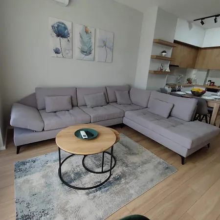 Golden View 地拉那