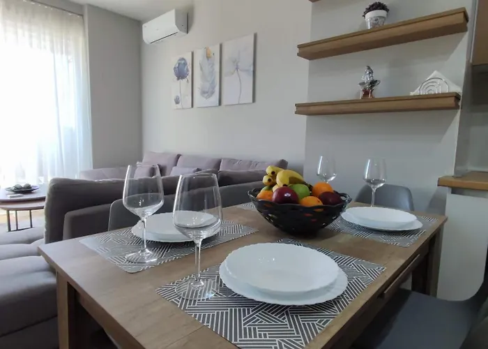 Golden View Apartment *