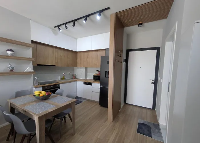 Golden View Apartment